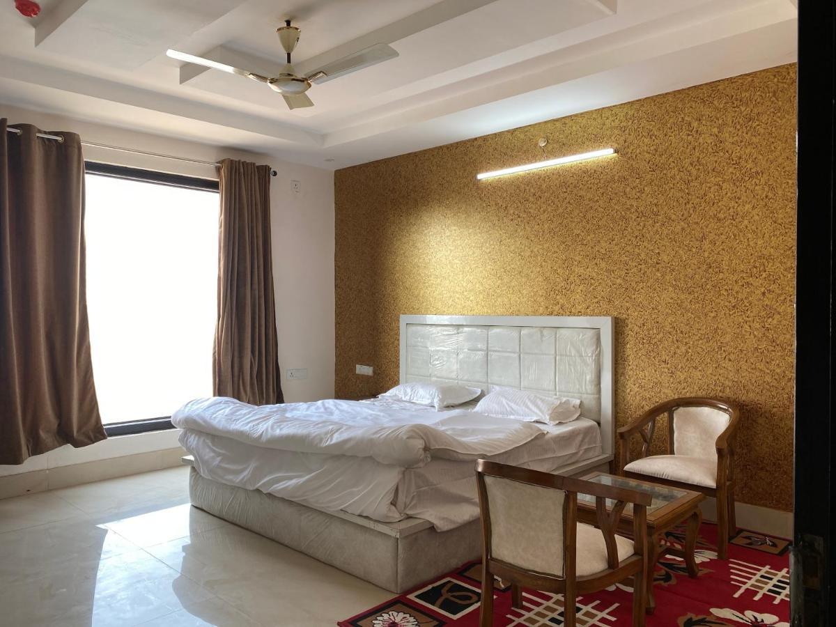S.R Plaza Otel Khurja Dış mekan fotoğraf